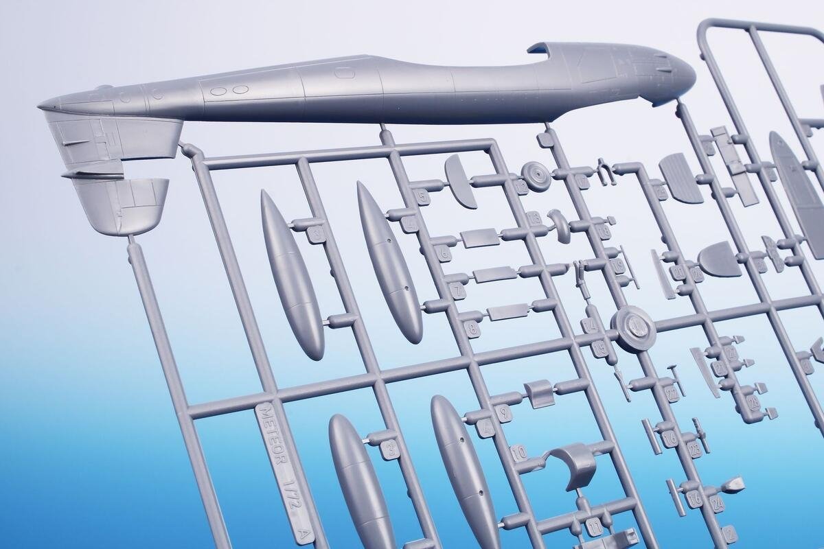 Maquette Special Hobby 72463 Gloster Meteor Mk.8/9 « Météores du Moyen-Orient » au 1/72 – image 4