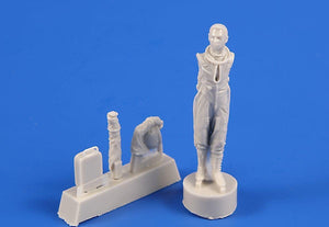 Figurine de pilote américain CMK F48363 avec combinaison pressurisée complète (pour SR-71, U-2 et autres avions) à l&amp;#39;échelle 1/48 – image 2