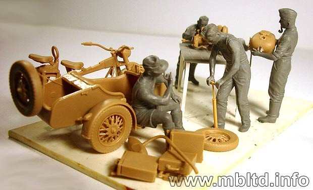 Master Box 3560 German motocycle repair team 1/35 – Bild 8