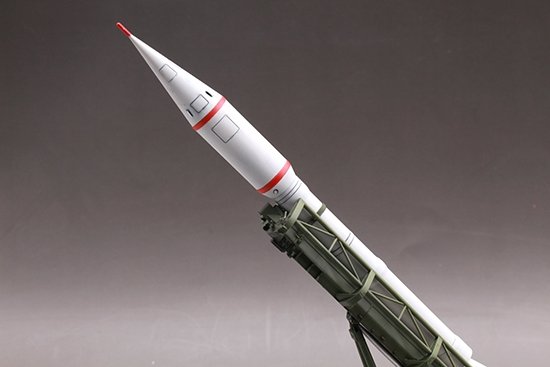 Trumpeter 09545 2P16 Launcher with Missile of 2k6 Luna (FROG-5) 1/35 – immagine 8