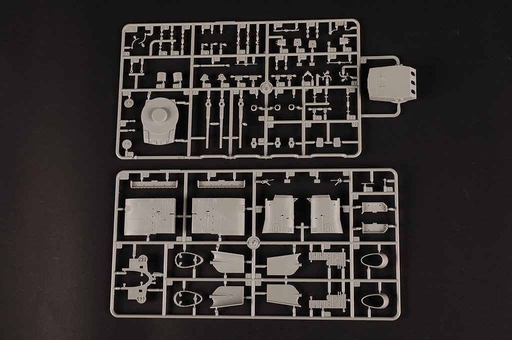 Hobby Boss 86517 USS Iowa BB-61 1/350 – image 8
