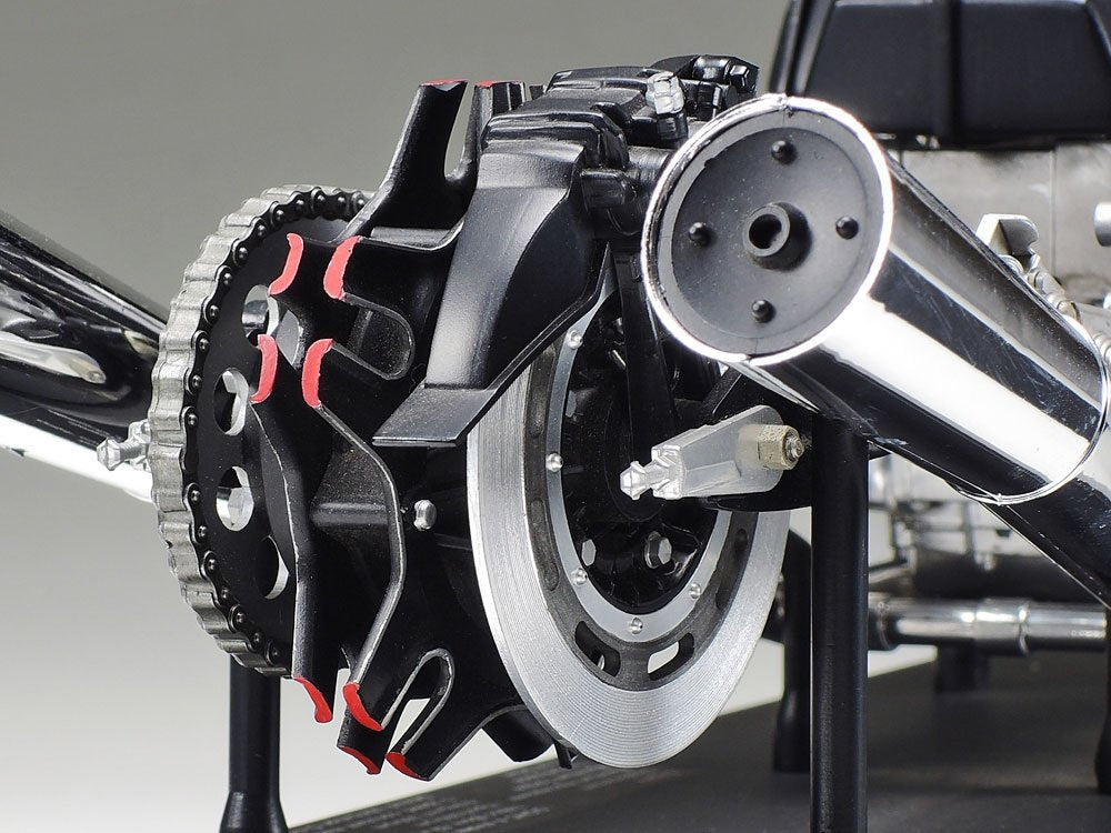 Tamiya 16023 Kawasaki Z1300 Motorcycle Engine 1/6 – immagine 4