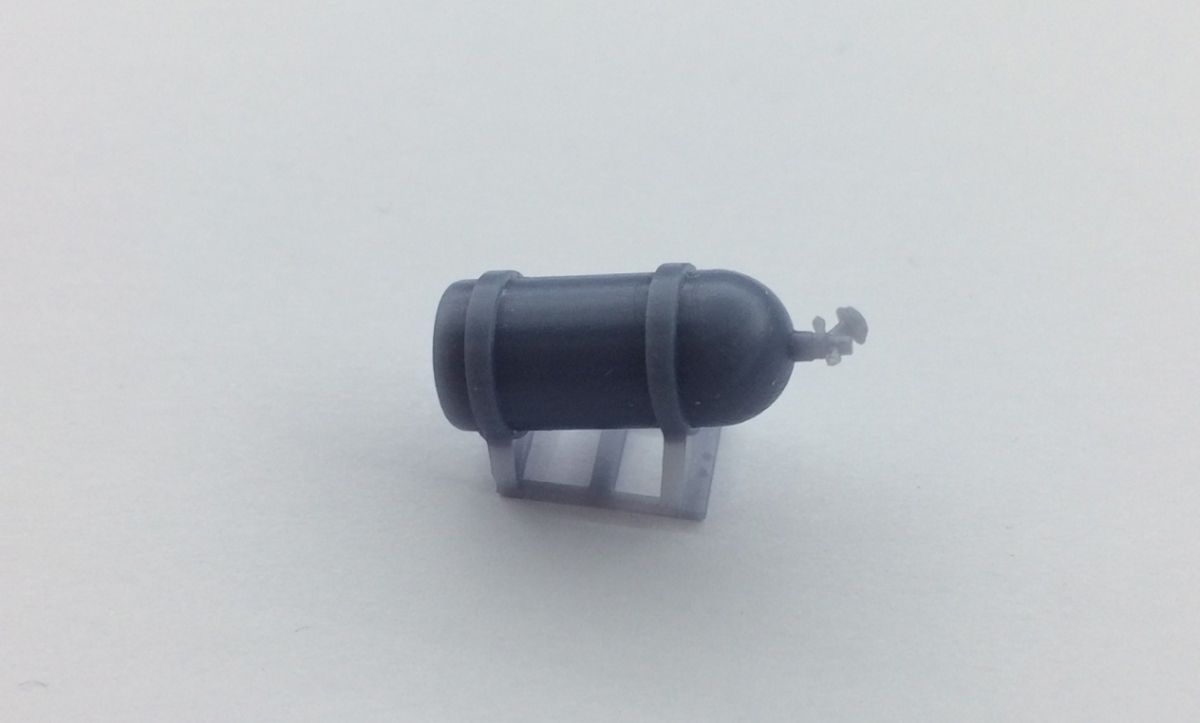 Yamamoto Model Parts YMPTUN3S Butla z nitro na stojaku 1/24 – Bild 2