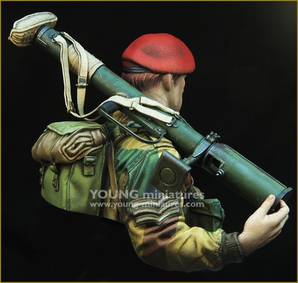Young Miniatures YM1871 British Airborne WWII with PIAT 1/10 – immagine 6