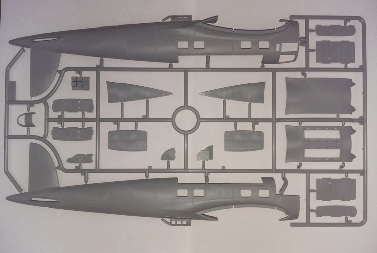 ICM 48262 He 111H-6, WWII German Bomber 1/48 – imagen 6