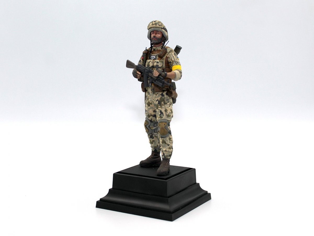 ICM 16104 Soldat des Forces armées ukrainiennes 1/16 – image 13