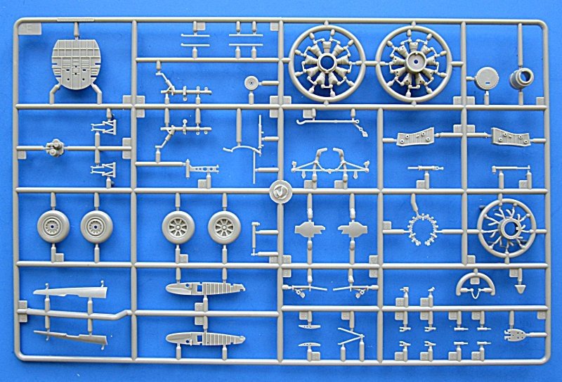 Hobby Boss 80386 F4U-4 Corsair Early Version 1/48 – immagine 4