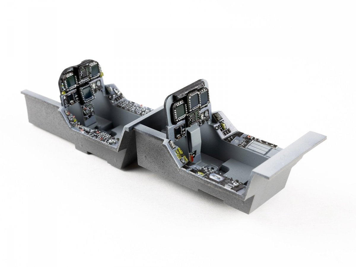 Red Fox Studio QS-32119 Boeing F/A-18D (Late) Hornet Academy/Kinetic 1/32 – immagine 8