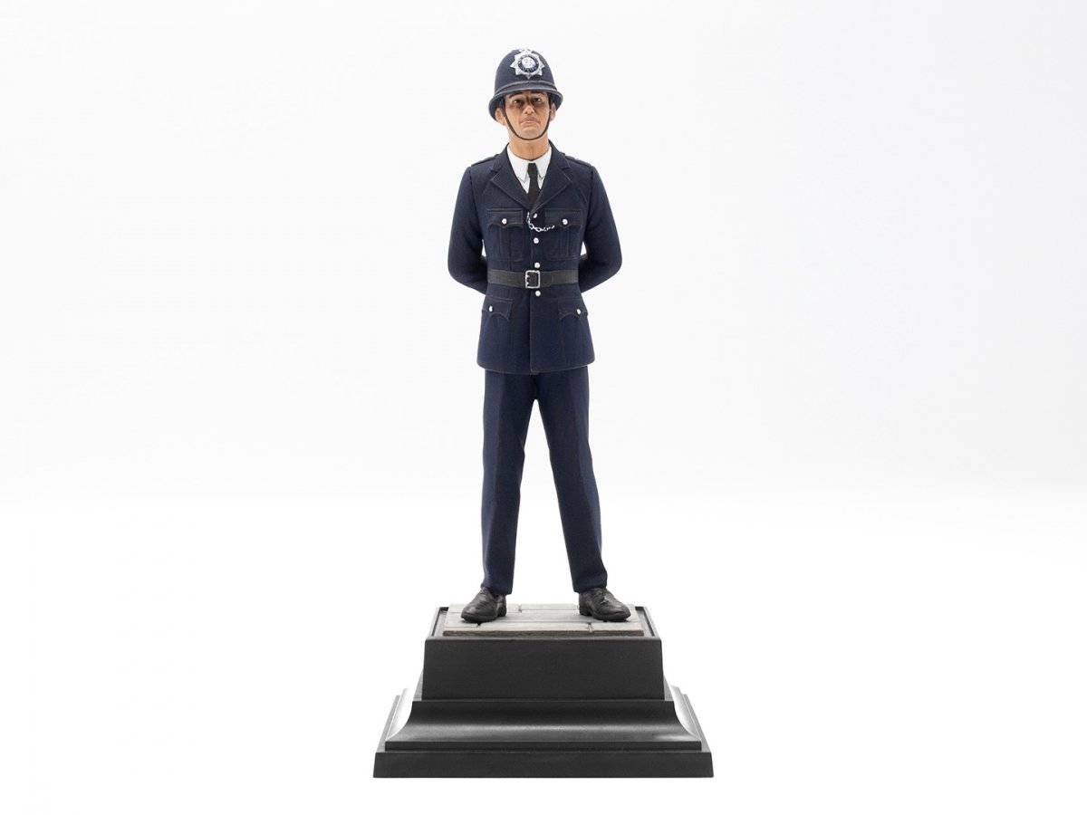 ICM 16011 British Policeman 1/16 – Bild 3