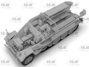 ICM 35113 Krankenpanzerwagen Sd.Kfz. 251/8 Ausf А, livery variant for the Eastern Front, 1941-42 1/35 – zdjęcie 7