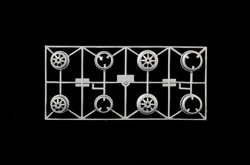 Italeri 4704 ALFA ROMEO 179 - 179C 1/12 – imagen 22