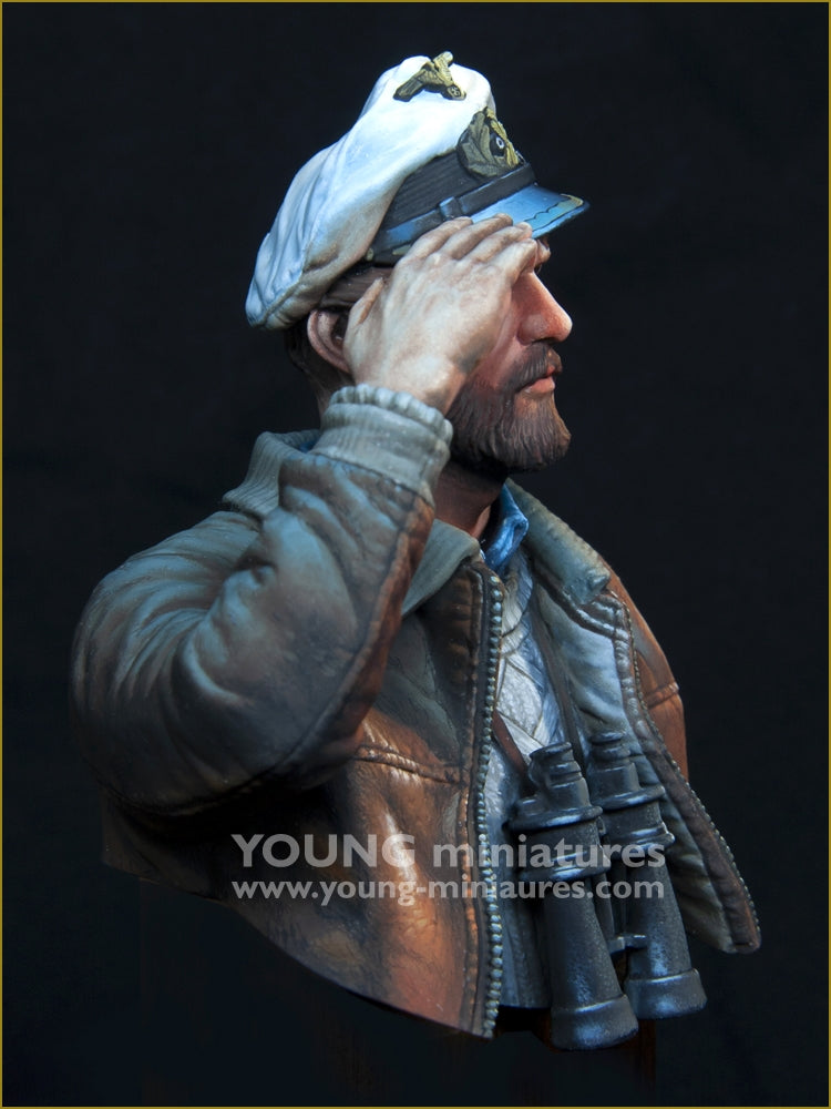 Young Miniatures YM18102 U-Boat Officer WWII " Der Heimkenhrer" 1/10