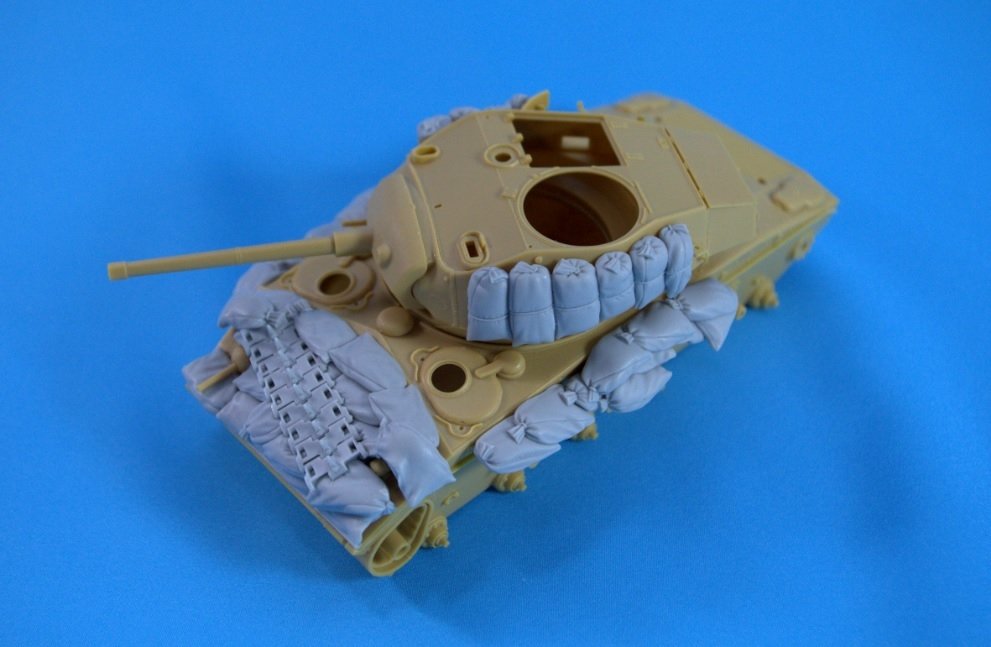 Panzer Art RE35-216 Sand armor for M24 “Chaffee” 1/35 – immagine 3