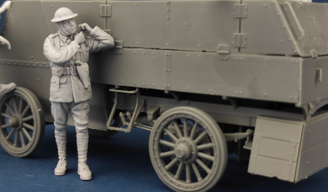Copper State Models F35-030 Canadian Motor MG Brigade Officer putting the helmet on 1/35 – immagine 2