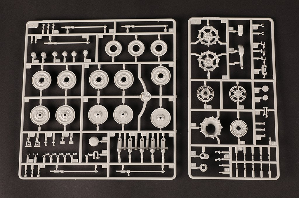 Hobby Boss 84559 Pz.Kpfw.VI Sd.Kfz.182 Tiger II (Henschel 105mm) 1/35 – immagine 12