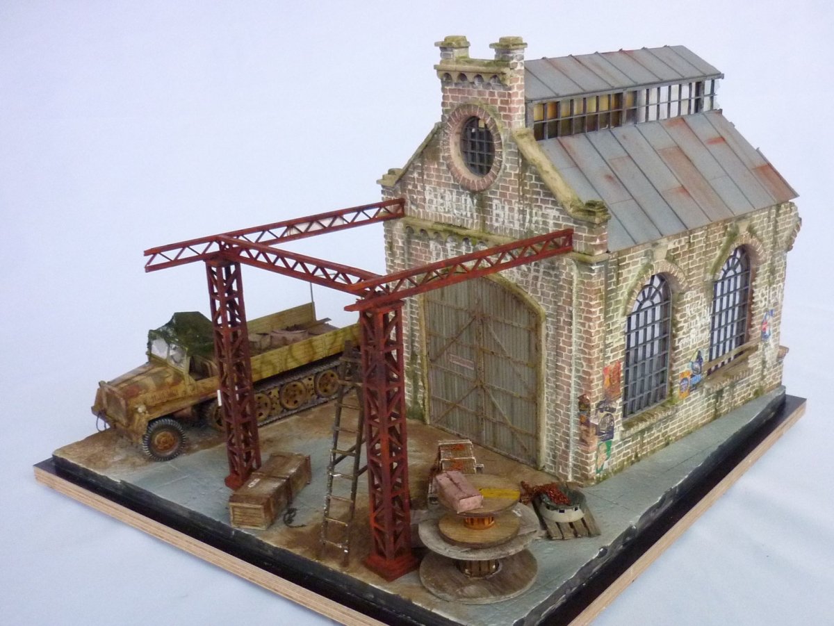 RT-Diorama 35292 Diorama-Base: &amp;quot;Railroad Shed&amp;quot; 1/35 – immagine 7