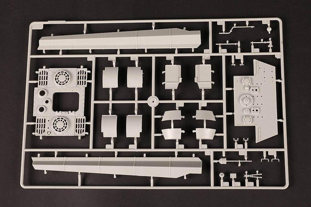 Hobby Boss 84559 Pz.Kpfw.VI Sd.Kfz.182 Tiger II (Henschel 105mm) 1/35 – immagine 10
