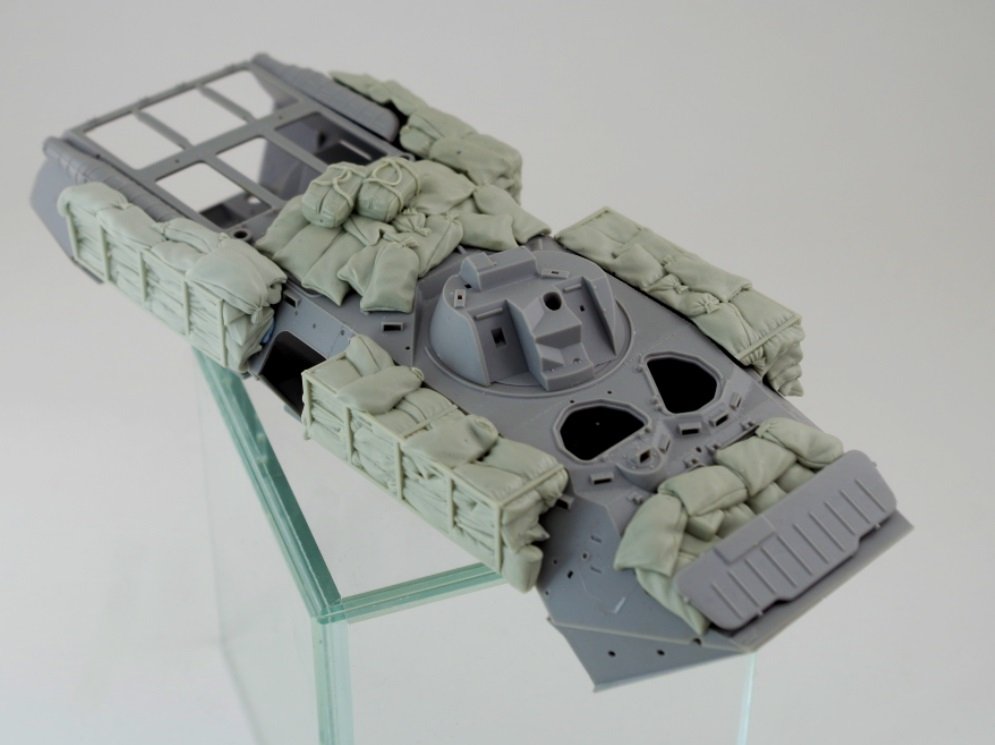Panzer Art RE35-693 Sandbags armor for Ukrainian BTR-80 1/35 – immagine 2