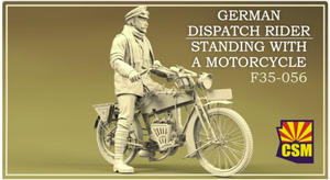 Copper State Models F35-056 Cavalier de liaison allemand debout avec une moto (moto non incluse) 1/35