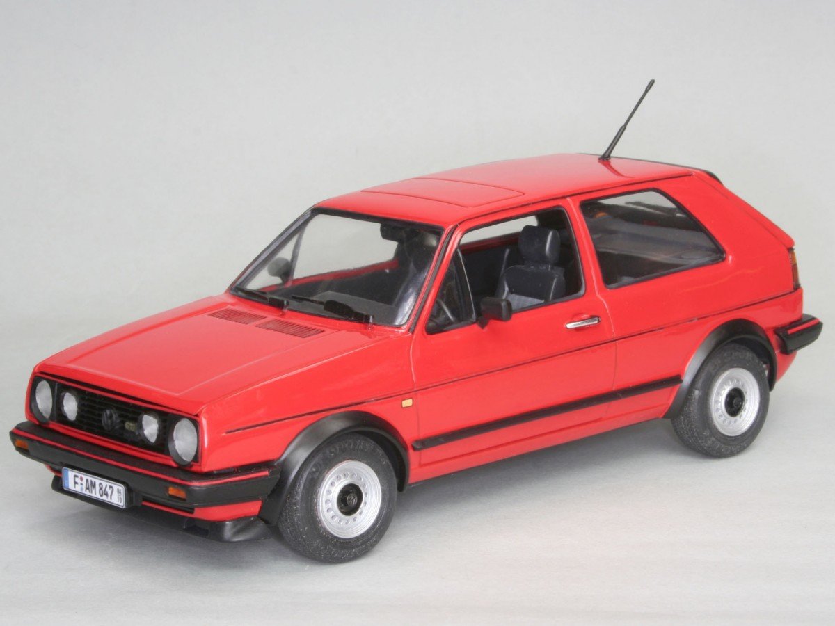 Revell 07005 VW Golf GTI 1/24 – image 3