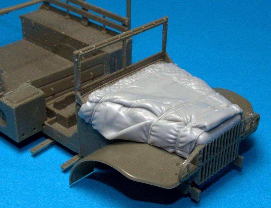 Panzer Art RE35-278 Dodge 3/4 engine deck with winter canvas 1/35 – image 4