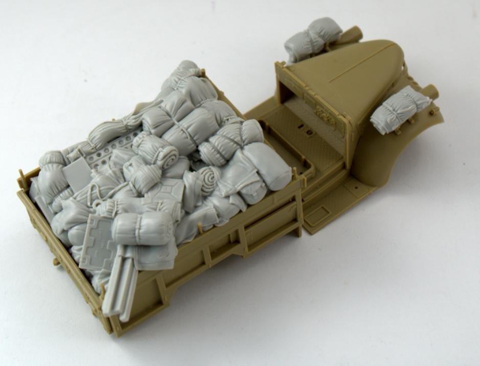 Panzer Art RE35-477 Stowage set for Chevrolet LRDG 1/35 – immagine 2