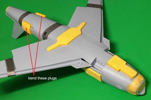 Omask 748110 F-86F Saber wheel bay plugs (for Airfix) 1/48 – image 2