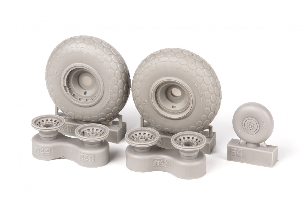 Eduard 6481026 B-17F wheels oval tread EDUARD 1/48