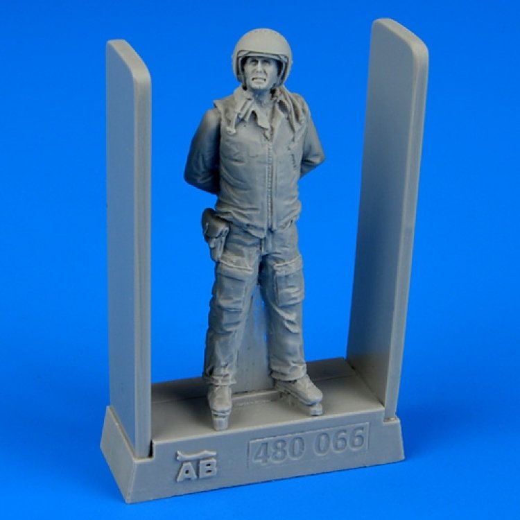 Aerobonus 480066 Pilote de chasse de l'armée de l'air soviétique 1/48