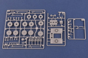 Hobby Boss 84533 Pz.Kpfw.VI Sd.Kfz.182 Tiger II (Production Henschel juillet 1945) (1/35) – image 12