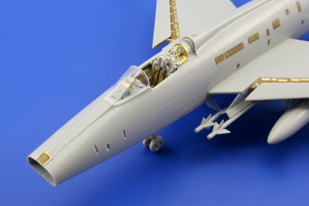 Eduard 73363 F-100C S. A. 1/72 TRUMPETER – imagen 8