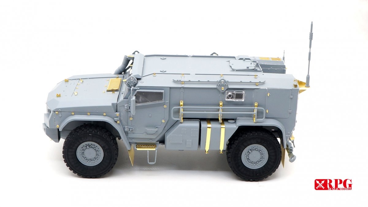 RPG Model 35021 KAMAZ K-4386 Typhoon-VDV Mine-Protected Armoured Vehicle Early Typ 1/35 – Bild 2