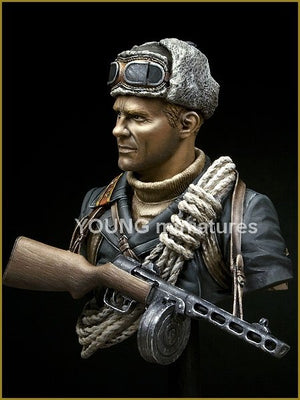Young Miniatures YM1827 SOVIET MOUNTAINEER OFFICER 1942 1/10 – immagine 3