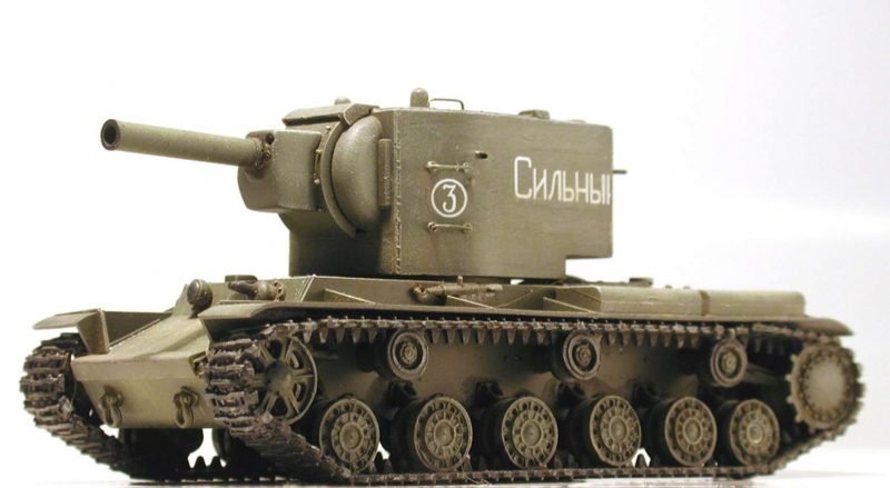 PST 72017 KV-2 Heavy Tank 1/72 – imagen 3
