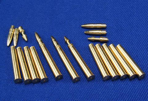 RB Model 35P04 85mm L/52 ZiS-S-53 & D-5 1/35