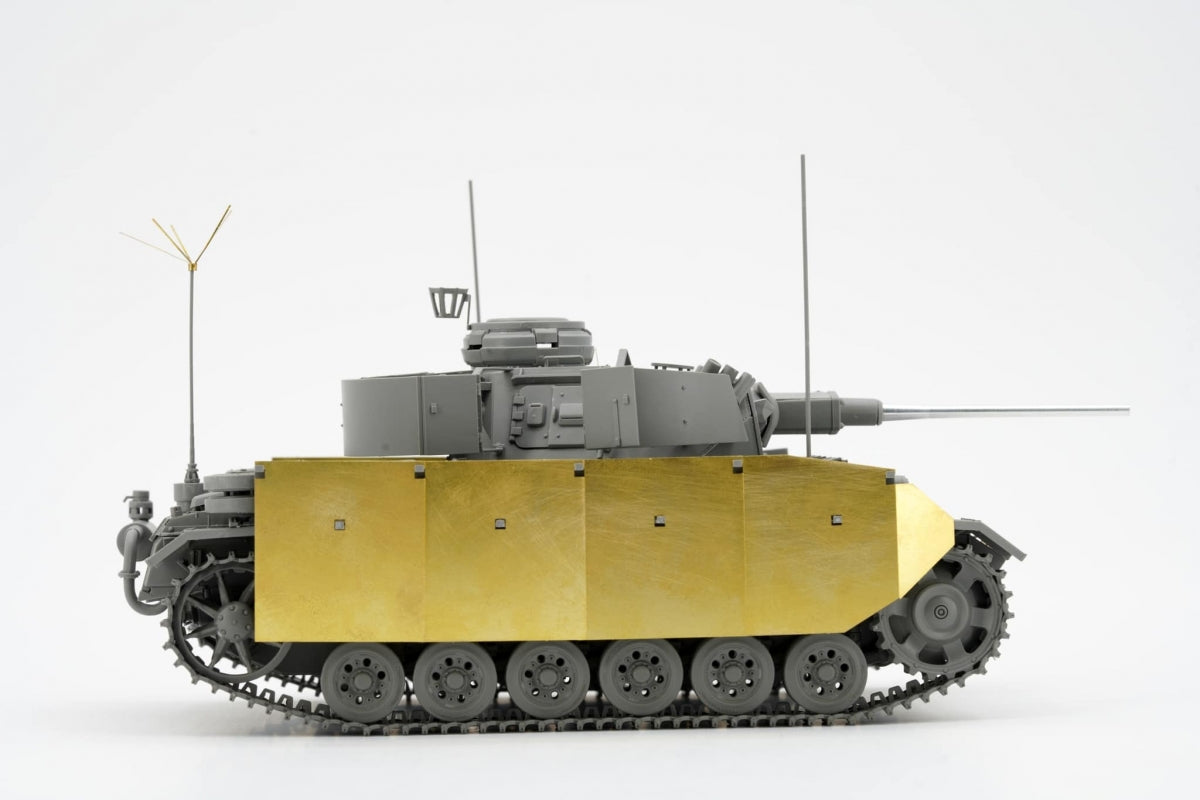 Border Model BT-048 Pz.Bef.Wg.III Ausf.K 2in1 w/Schürzen 1/35 – imagen 9