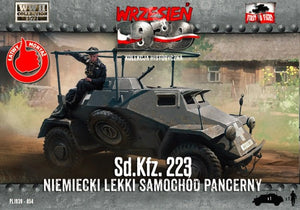 First to Fight PL054 Niemiecki lekki samochód pancerny Sd.Kfz. 223 1/72 – Bild 2