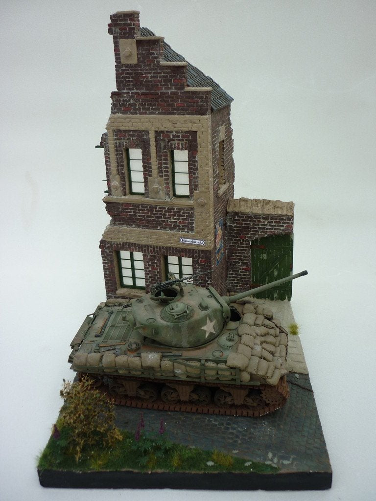 RT-Diorama 35202 Socle de diorama : Ruine de maison en briques 1/35  – image 8