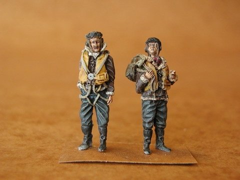 CMK F48058 RAF Pilots before Flight (2 figures) 1/48