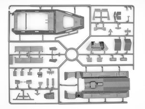 ICM 35114 Krankenpanzerwagen Sd.Kfz.251/8 Ausf.A WWII German Ambulance with Military Medical Personnel 1/35 – immagine 3