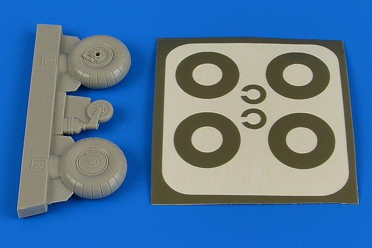 Aires 2222 Bucker Bu 131 wheels & paint masks transverse tread with disc cover 1/32