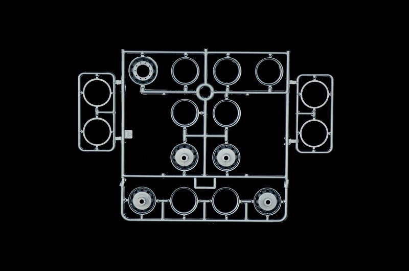 Italeri 3925 FREIGHTLINER FLD 120 SPECIAL 1/24 – immagine 6