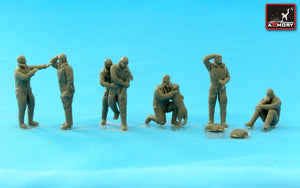 Armory Models F7224 RAF WWII heavy bomber crew in high altitude outfit, full set 1/72 – immagine 2