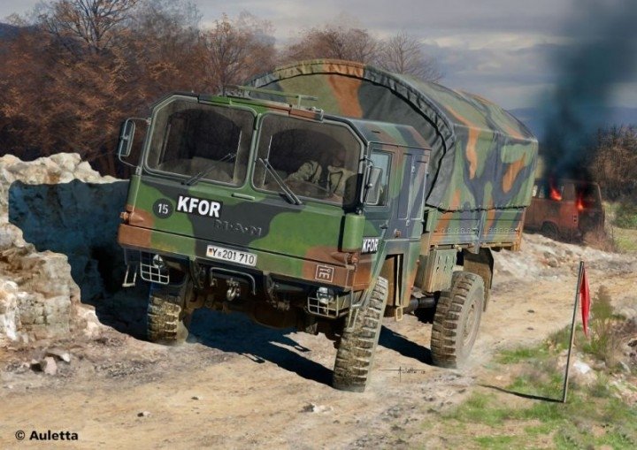 Revell 03300 LKW 5t. mil gl 1/72