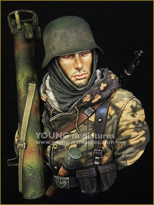 Young Miniatures YM1865 German Waffen SS with Panzerschreck 1/10