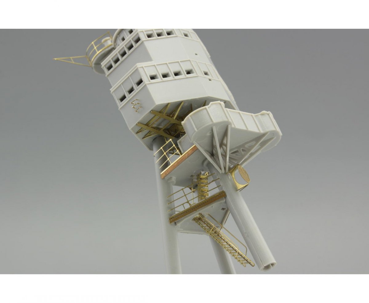 Eduard 53110 USS Arizona part 4 - main top TRUMPETER 1/200 – Bild 3