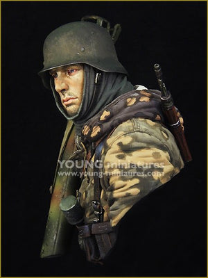 Young Miniatures YM1865 German Waffen SS with Panzerschreck 1/10 – imagen 3
