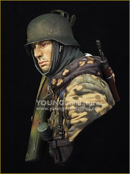 Young Miniatures YM1865 German Waffen SS with Panzerschreck 1/10 – imagen 3