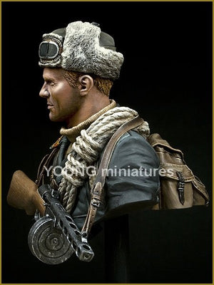 Young Miniatures YM1827 SOVIET MOUNTAINEER OFFICER 1942 1/10 – immagine 2