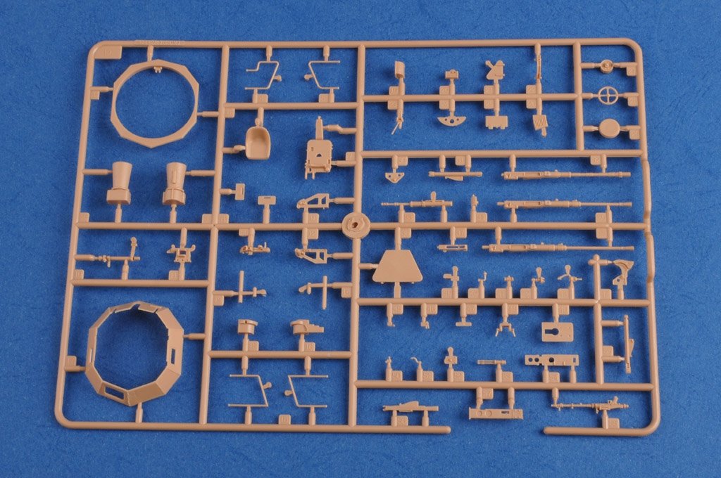 Hobby Boss 83816 German Sd.Kfz.222 Leichter Panzerspahwagen 1/35 – Bild 6